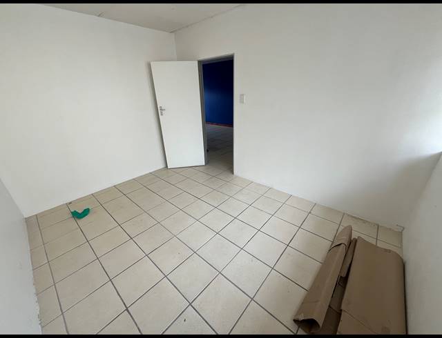 183M² OFFICE TO LET IN PAARDEN EILAND